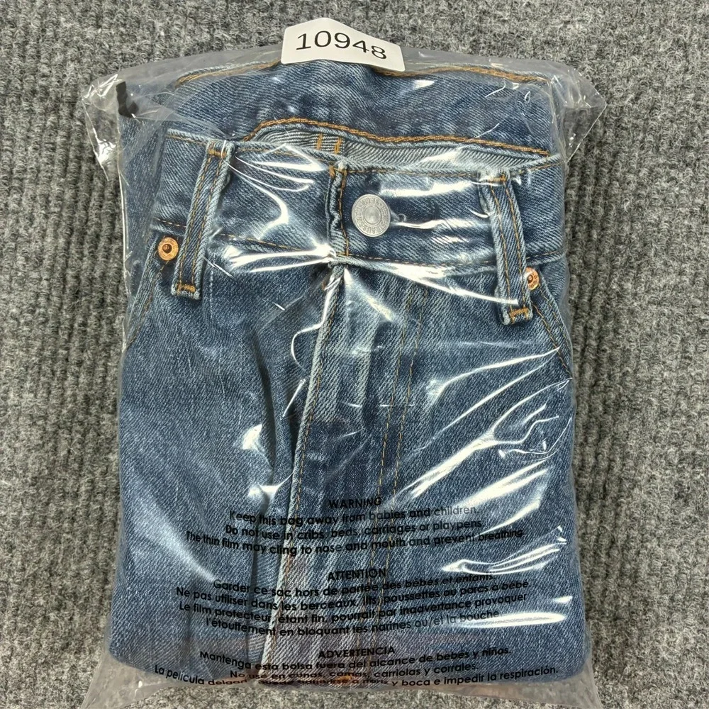 Levis excellent pre